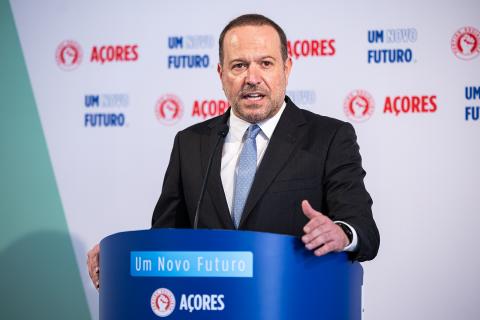 Líder do PS/Açores diz que partido tem de estar preparado para ir a eleições e governar