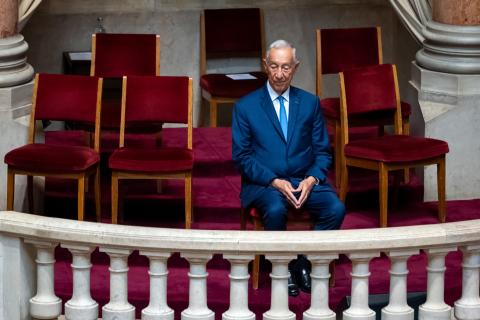No regresso ao parlamento, Marcelo assistiu sozinho na tribuna à sessão solene
