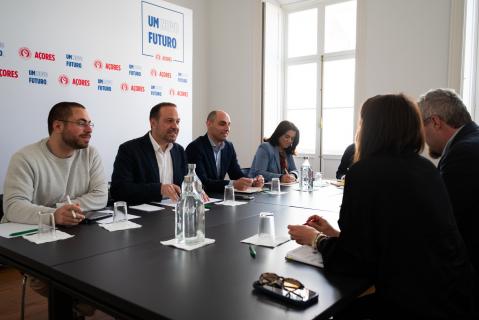 Líder do PS/Açores admite avançar com medidas legislativas para o turismo