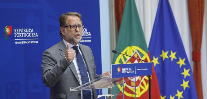 Combate ao "tráfico de droga a céu aberto" é prioridade do MAI