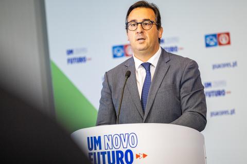 PS critica silêncio do Governo açoriano sobre medidas que amenizem aumento de combustíveis