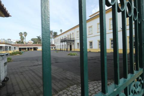 Governo dos Açores esclarece que não fixou serviços mínimos