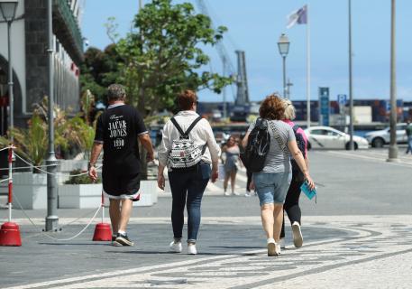 Região com menos 84 mil dormidas no primeiro semestre deste ano face a 2025