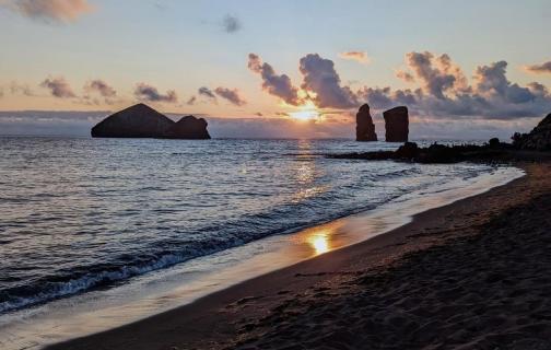 Praia açoriana dos Mosteiros reabre a banhos após contaminação