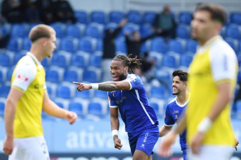Central Emanuel Moreira deixa Feirense e reforça Santa Clara