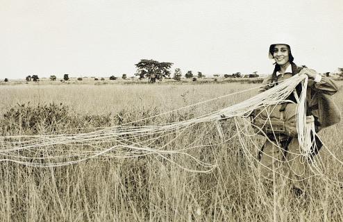 As memórias de uma pioneira no paraquedismo em Angola