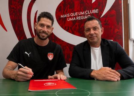 Guarda-redes Lucas França reforça Santa Clara após quatro épocas no Nacional