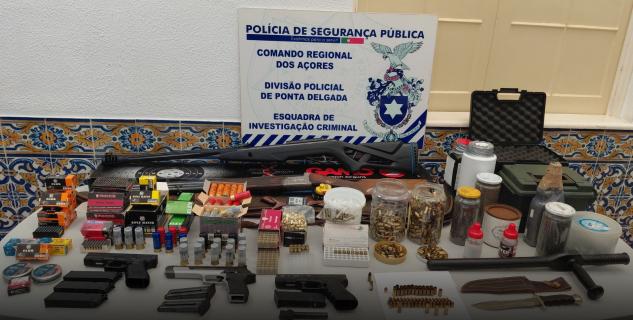 PSP apreende armas, munições e material destinado à recarga de munições