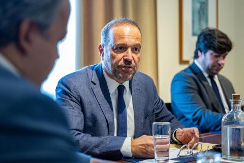 Líder do PS/Açores diz que ano letivo arrancou de forma "coxa"
