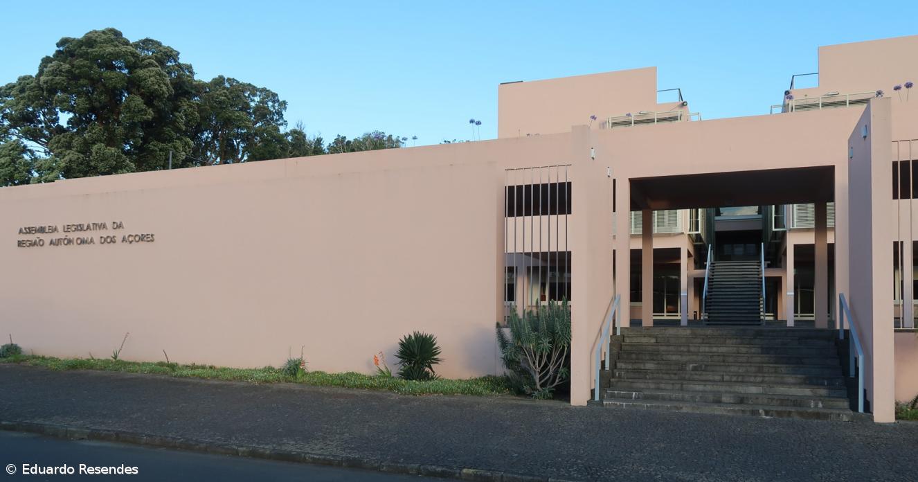 Parlamento dos Açores aprova voto de congratulação por região cumprir marcos e metas