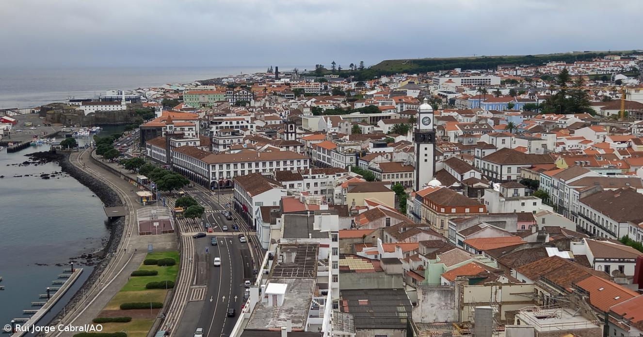 Açorianos são os que menos adiam grandes decisões financeiras no país