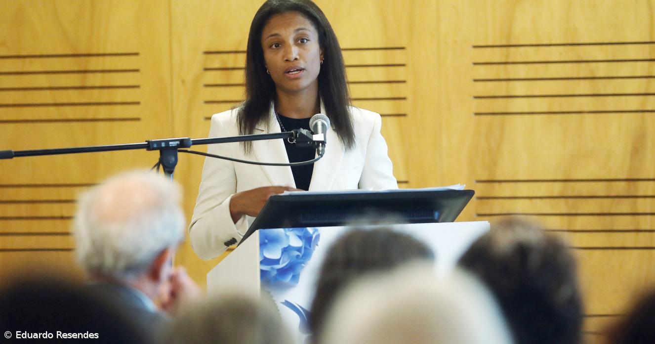 Governo dos Açores lança concurso para compra de dois robôs de cirurgia ortopédica