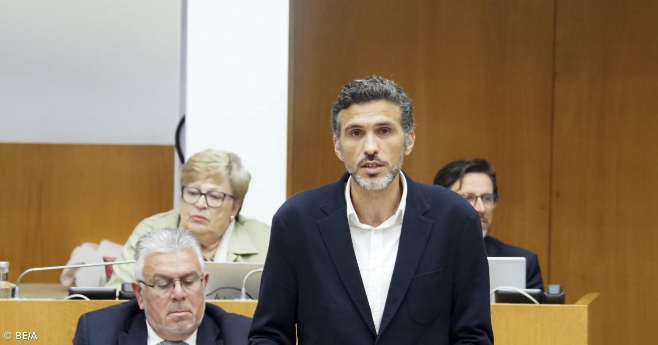 Parlamento açoriano protesta pelo fim da tarifa de residente nos voos com continente