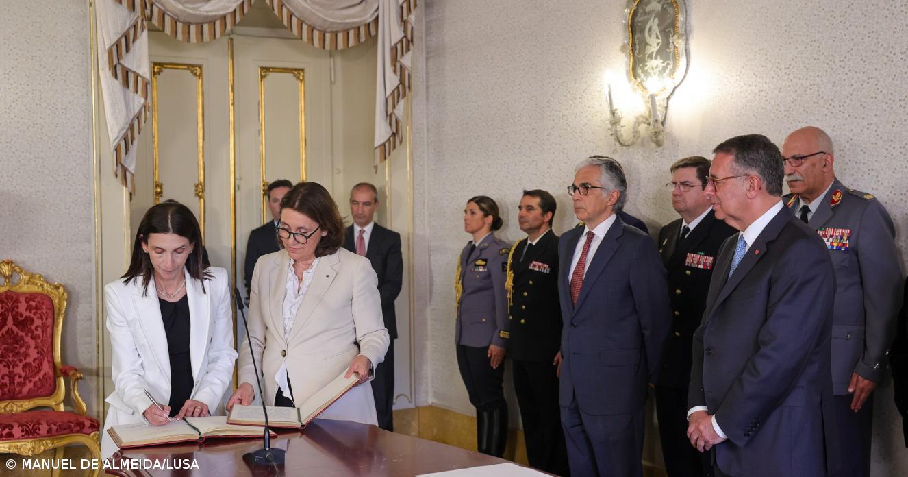 PR deu posse aos novos representantes da República para os Açores e Madeira