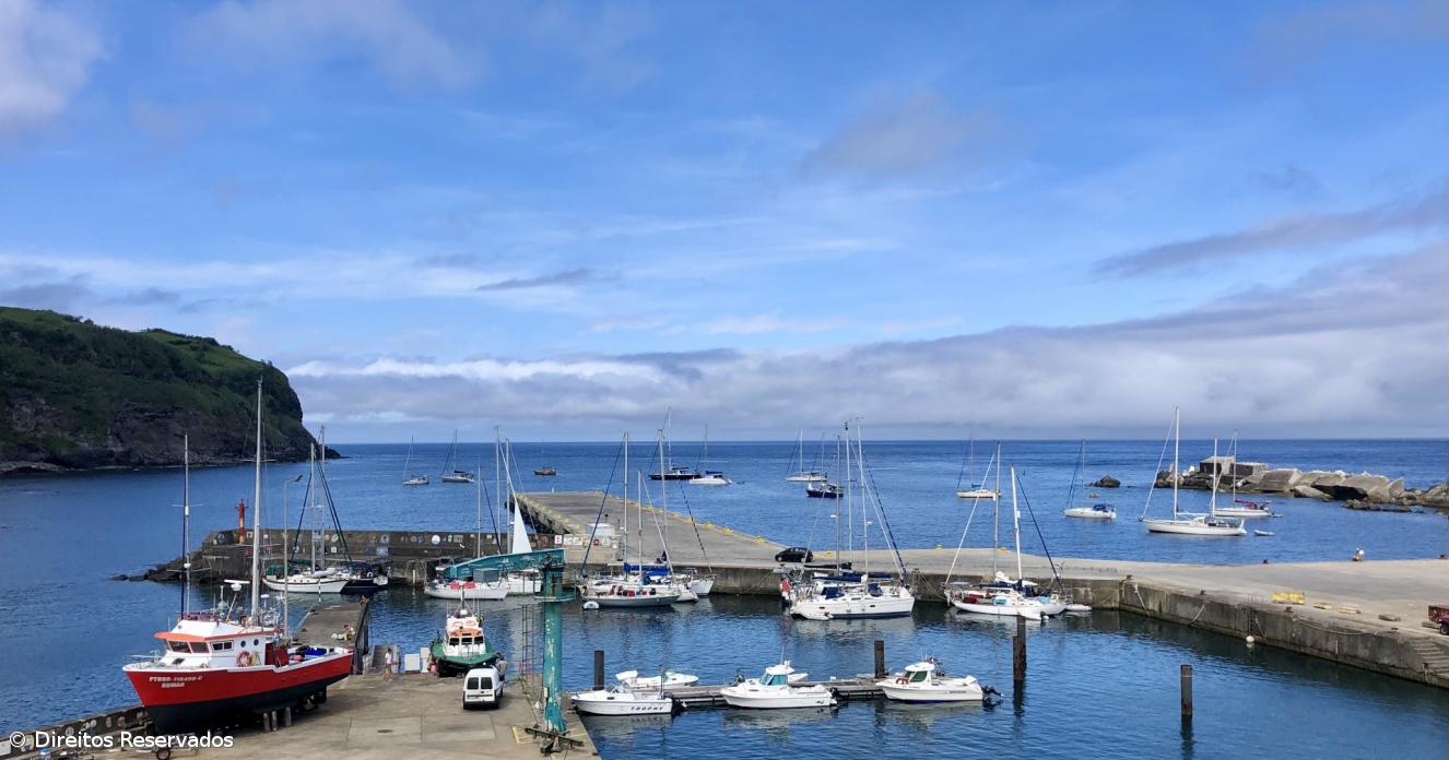 Veleiros proibidos de atracar nas Flores
