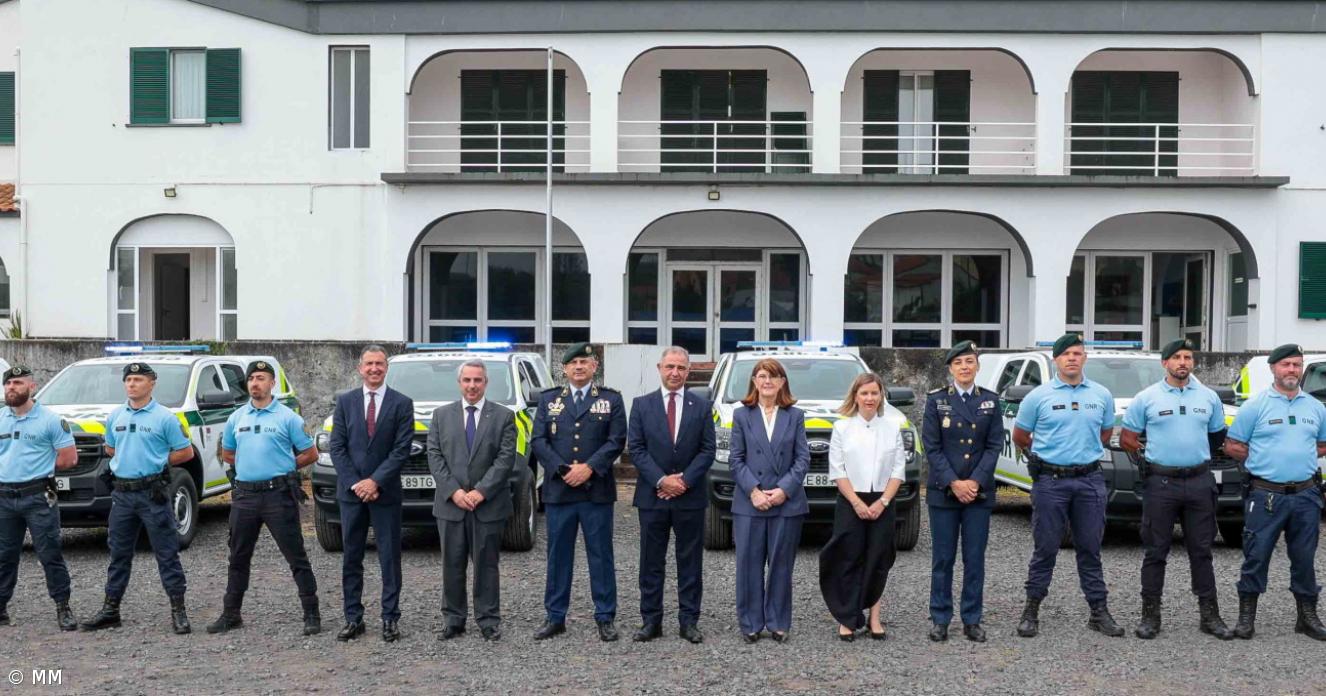 Governo dos Açores entrega de nove viaturas todo-o-terreno à GNR