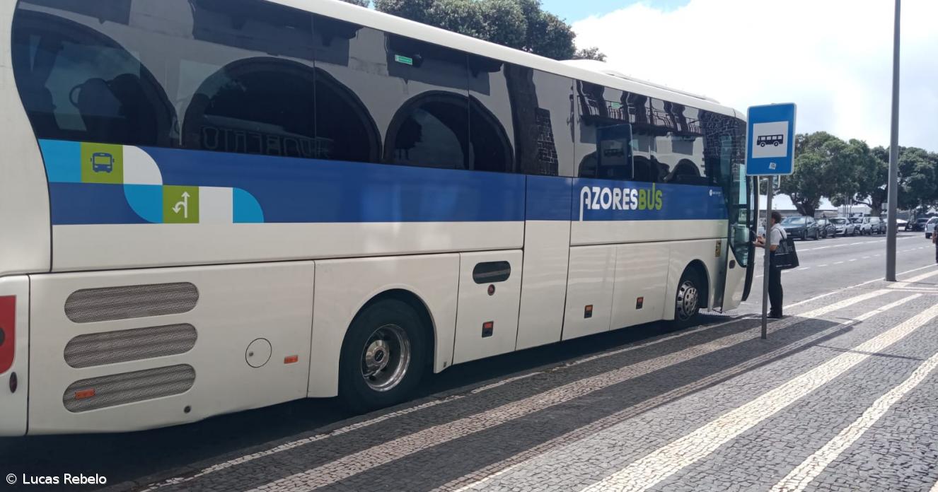 Nova rede de autocarros reduz gastos com transporte escolar